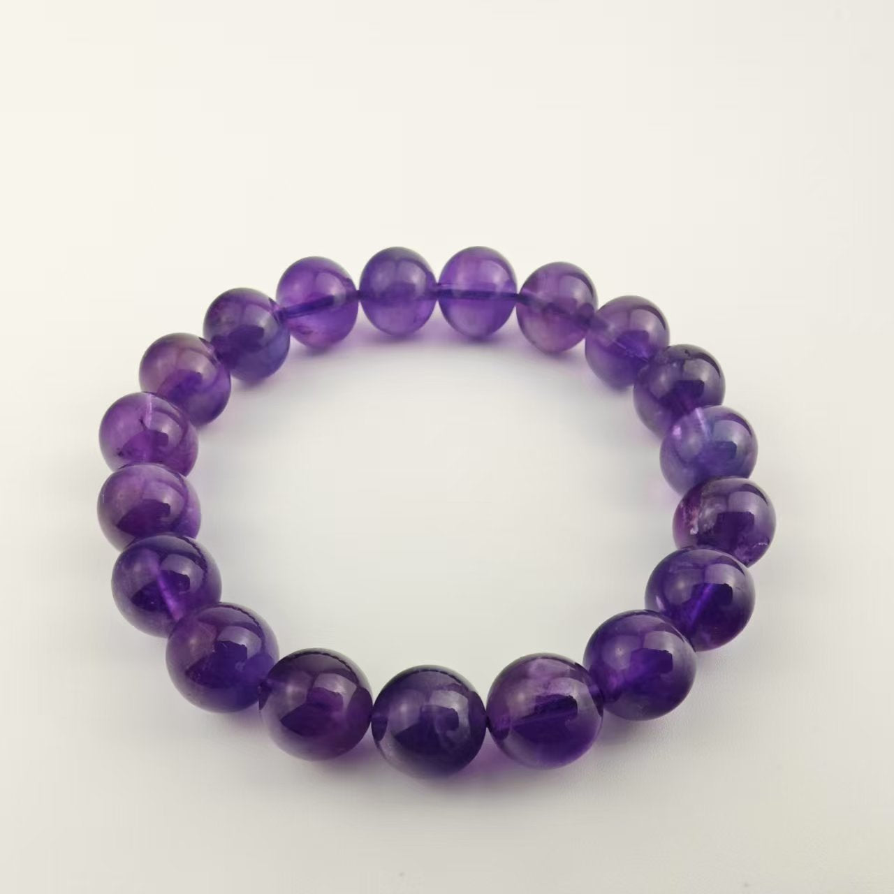 Amethyst Crystal Bracelet – Natural Purple Gemstone for Stress Relief, Intuition and Spiritual Growth
